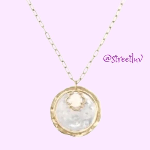 🎃 stella dot ~ amala pendant ~ silver hammered - Picture 2 of 3